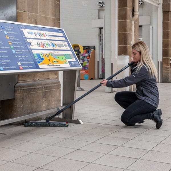 MotorScrubber BLADE Spray Mop System - Image 4