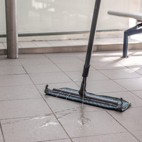 MotorScrubber BLADE Spray Mop System - Image 6