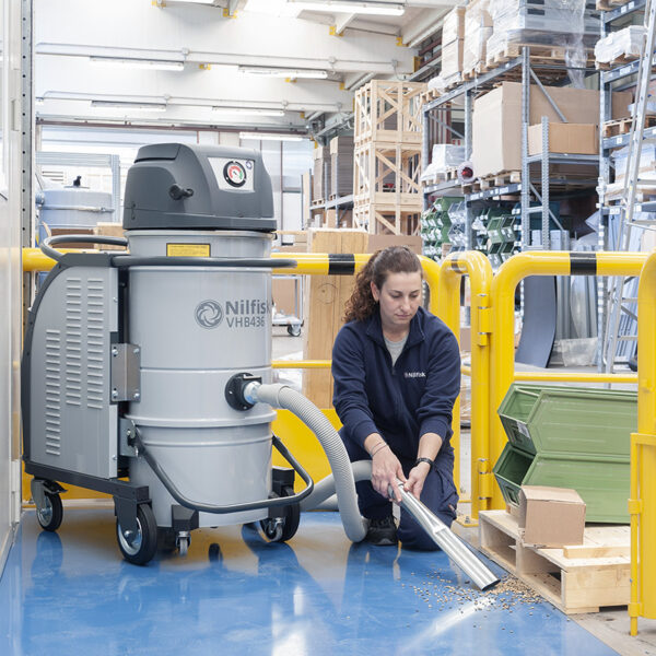 Nilfisk VHB436 Industrial Vacuum - Image 4