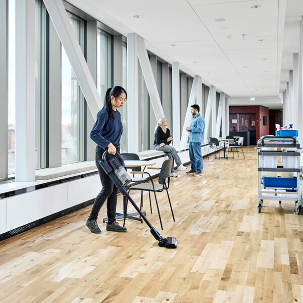 Nilfisk VU200 Cordless Stick Vacuum - Image 5