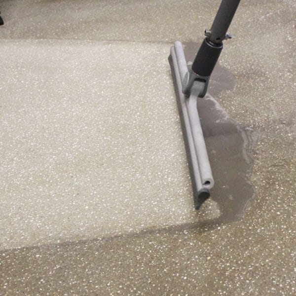 MotorScrubber BLADE Spray Mop System - Image 2